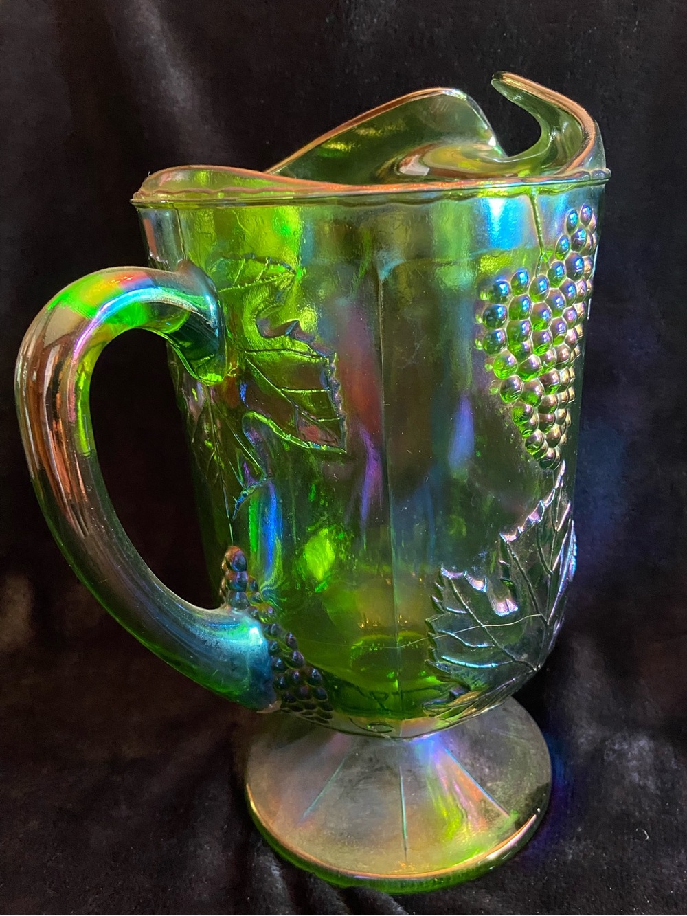10" Vtg 1970's Carnival Glass Pitcher Iridescent Green Harvest Grapes